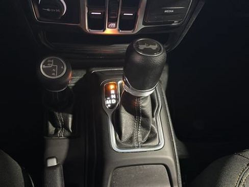 Used 2024 Jeep Wrangler Unlimited Sport AWD/4WD image 18