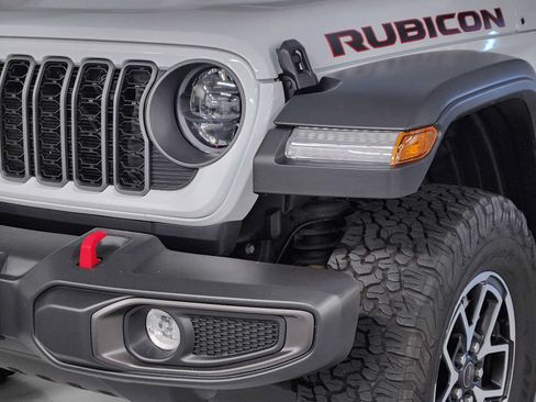 Used 2026 Jeep Wrangler Unlimited Rubicon AWD/4WD image 12