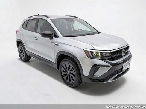 Used 2022 Volkswagen Taos S AWD/4WD image 3
