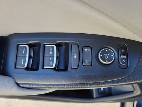 Used 2018 Honda Accord EX image 18