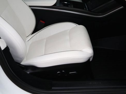Used 2022 Tesla Model S Plaid image 16