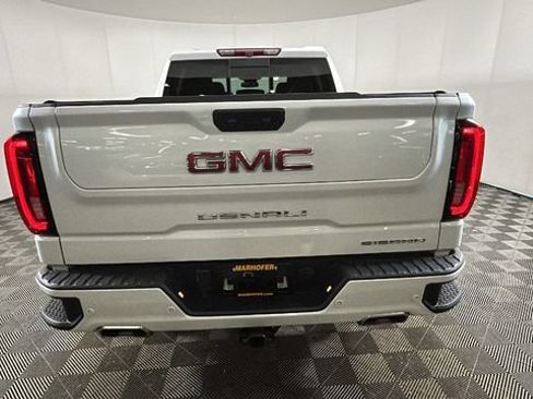 Used 2022 GMC Sierra 1500 Denali AWD/4WD image 3