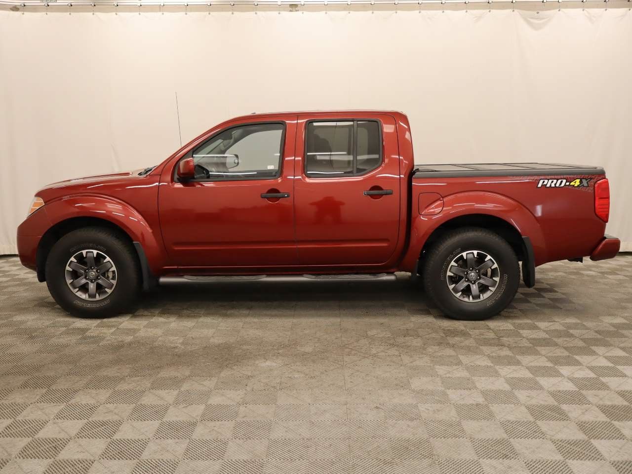Used 2019 Nissan Frontier PRO-4X AWD/4WD image 2