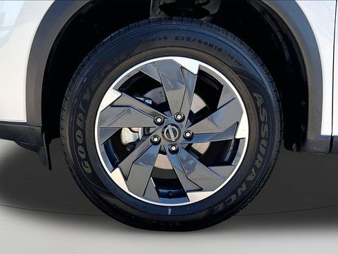 Used 2024 Nissan Rogue SV AWD/4WD image 35