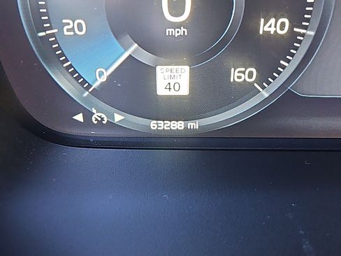 Used 2020 Volvo V60 T5 Cross Country w/ Protection Package Premier image 6