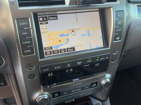 Used 2019 Lexus GX 460 Luxury AWD/4WD image 2