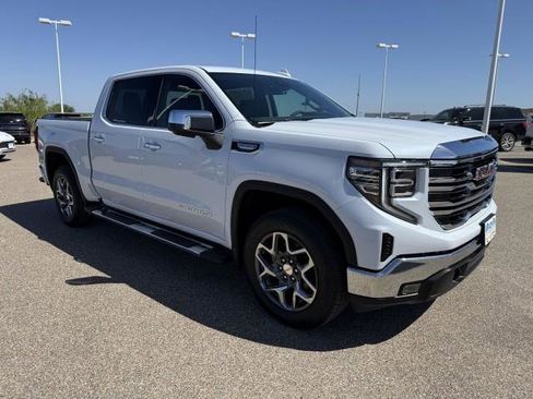 New 2026 GMC Sierra 1500 SLT image 12