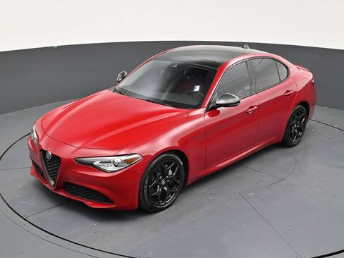 Used 2021 Alfa Romeo Giulia Sprint w/ Nero Edizione RWD image 12