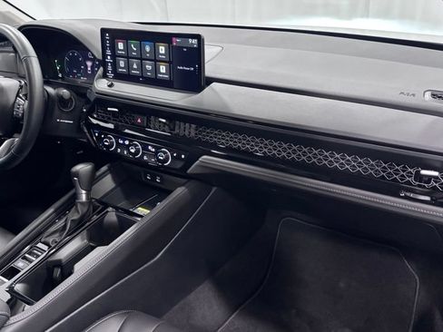 Used 2023 Honda Accord Touring image 17
