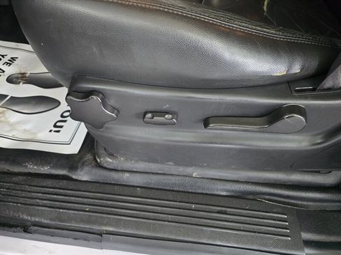 Used 2013 GMC Yukon XL 2500 w/ Skid Plate Package AWD/4WD image 25