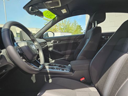 Used 2025 Honda Civic Sport image 22