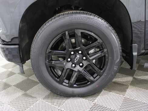 Used 2022 Chevrolet Silverado 1500 Custom image 35