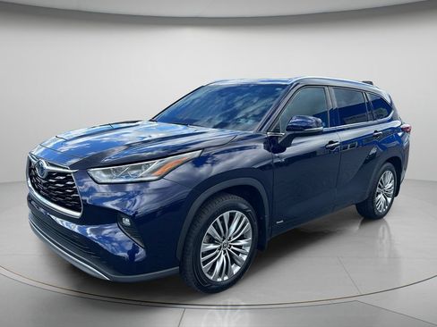 Used 2022 Toyota Highlander Platinum AWD/4WD image 3