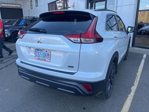 Used 2024 Mitsubishi Eclipse Cross Black Edition image 6