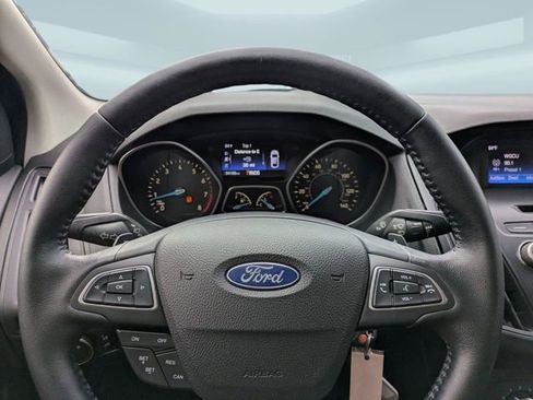 Used 2015 Ford Focus SE w/ SE Sport Package FWD image 26