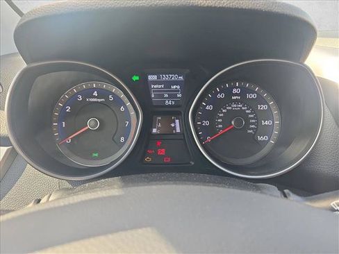 Used 2014 Hyundai Elantra GT FWD image 11