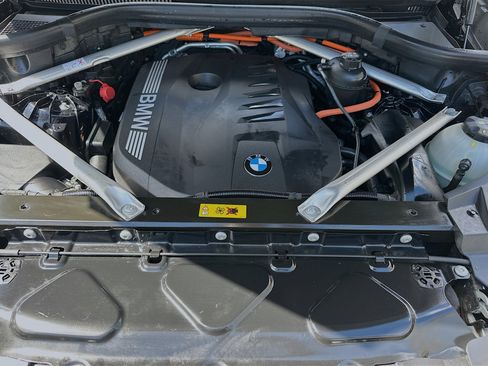 Certified 2025 BMW X5 xDrive50e w/ M Sport Package image 33