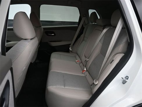 Used 2023 Nissan Rogue SV image 14