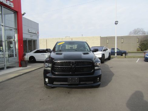 Used 2018 RAM 1500 Sport image 3