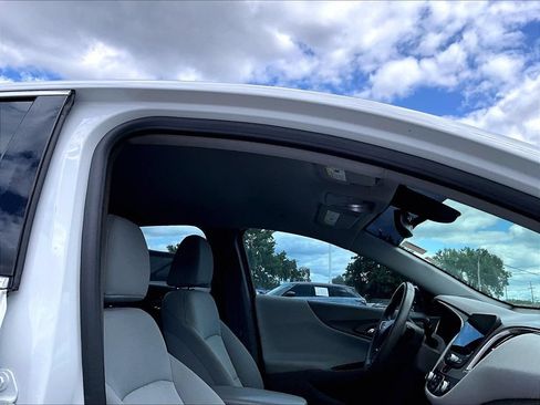 Used 2018 Chevrolet Malibu LT FWD image 23