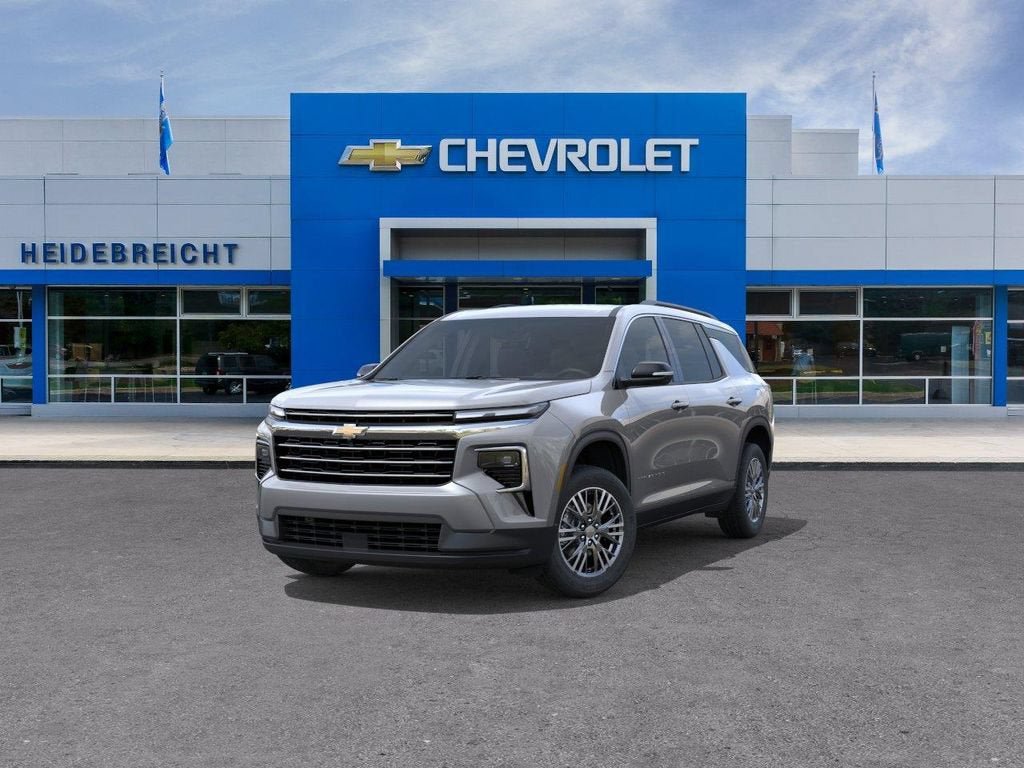 New 2027 Chevrolet Traverse LT w/ LPO, Floor Liner Package FWD image 8
