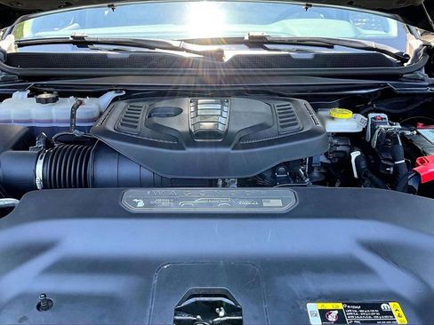Used 2024 Jeep Wagoneer L Series II w/ Flexible Seating Group RWD image 37