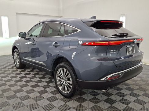 Certified 2023 Toyota Venza XLE AWD/4WD image 14