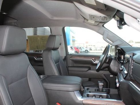 Used 2024 GMC Sierra 1500 SLT AWD/4WD image 16