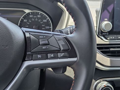 Used 2025 Nissan Altima 2.5 SR FWD image 20