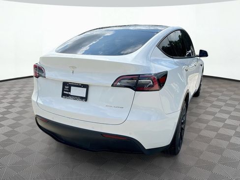 Used 2022 Tesla Model Y Long Range AWD/4WD image 6