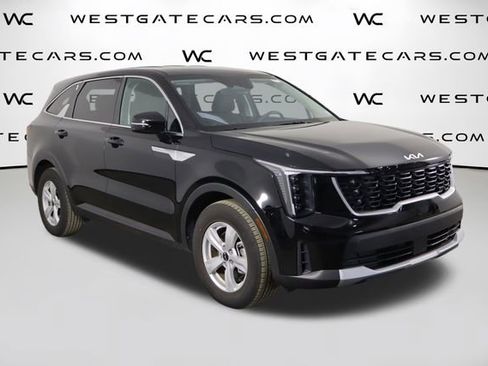 Used 2025 Kia Sorento LX FWD image 43