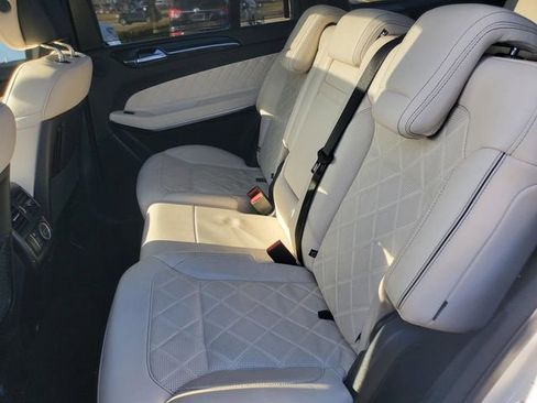 Used 2018 Mercedes-Benz GLS 550 4MATIC image 33