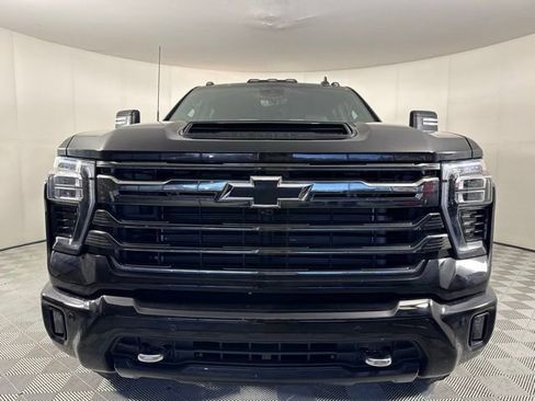 Used 2024 Chevrolet Silverado 2500 High Country w/ High Country Premium Package image 10