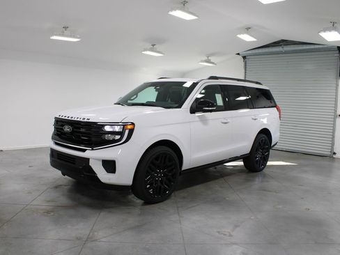 New 2026 Ford Expedition Platinum w/ Stealth Performance Package image 3