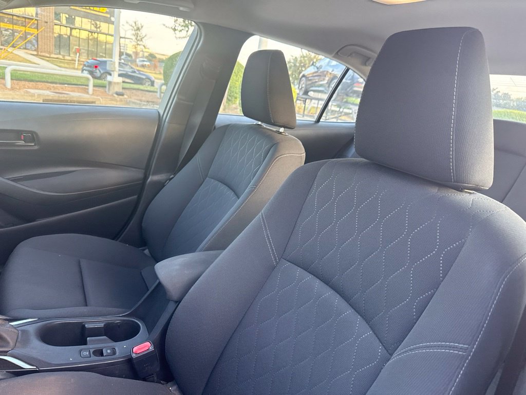Used 2025 Toyota Corolla LE FWD image 6