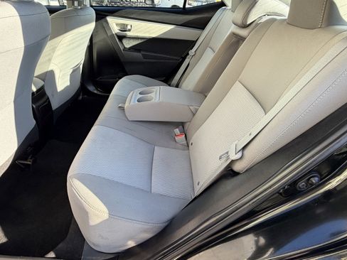Used 2016 Toyota Corolla image 32