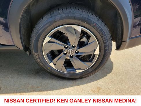 Certified 2025 Nissan Rogue SV AWD/4WD image 20