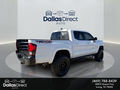 Used 2020 Toyota Tacoma TRD Sport w/ Technology Package image 6