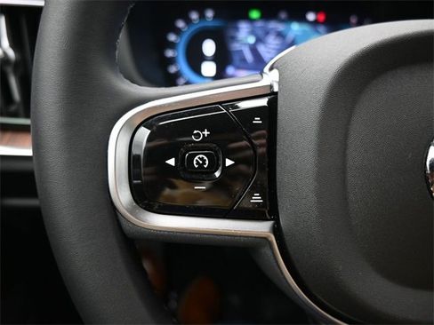 Used 2024 Volvo S60 B5 Ultimate image 25