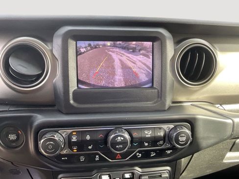 Used 2019 Jeep Wrangler Unlimited Sport S AWD/4WD image 17