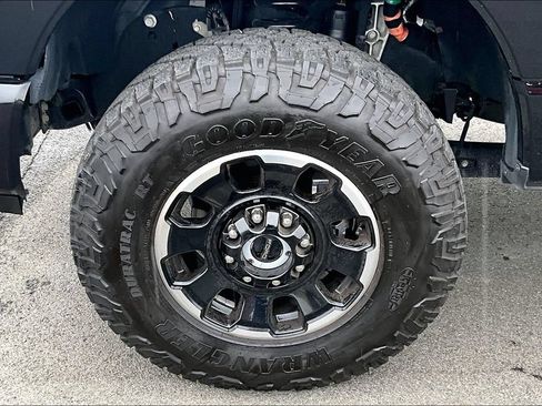 Used 2025 Ford F350 Platinum w/ Tremor Off-Road Package AWD/4WD image 9
