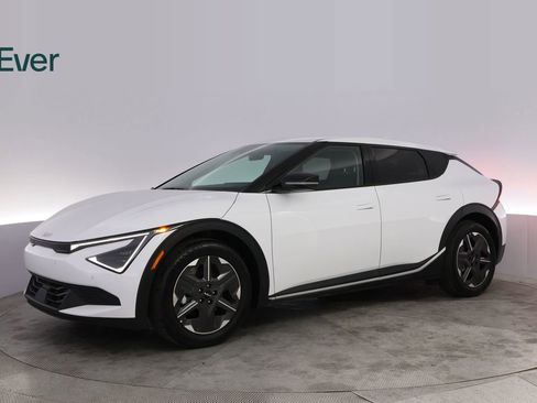 Used 2025 Kia EV6 Light RWD image 18