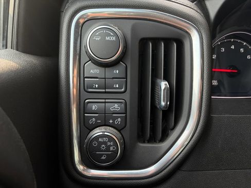 Used 2021 Chevrolet Silverado 1500 LTZ AWD/4WD image 24