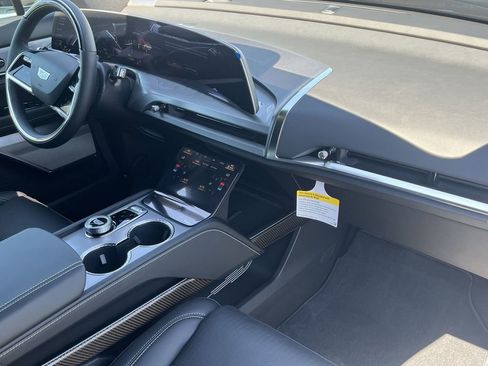 New 2026 Cadillac Vistiq Sport image 21