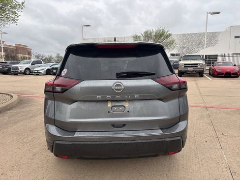 Used 2025 Nissan Rogue SV w/ SV Premium Package image 6
