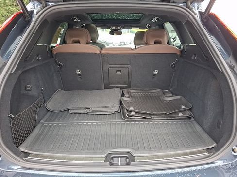 Certified 2024 Volvo XC60 T8 Plus w/ Climate Package AWD/4WD image 27