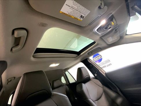 Used 2023 Toyota Corolla Cross XLE image 13