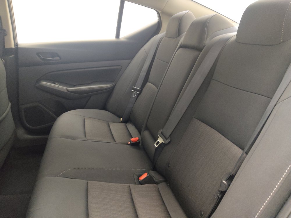 Used 2025 Nissan Altima 2.5 SV FWD image 18