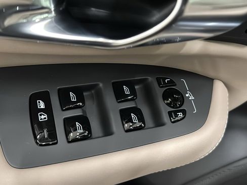 Used 2026 Volvo XC90 T8 Plus w/ Protection Package Premier image 21