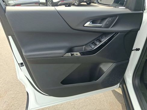 Used 2025 Chevrolet Equinox LT AWD/4WD image 12